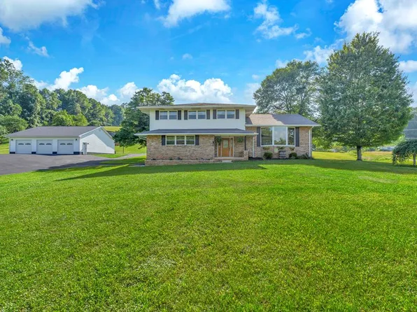 4035 Gatewood Rd, Fayetteville, WV 25840