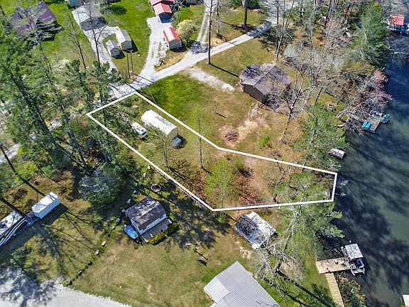 2nd image of 42 Linger Lake Ln