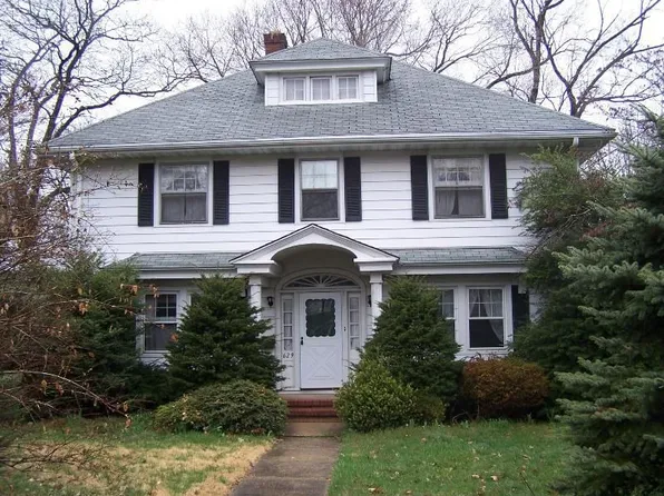 629 E Main St, Moorestown, NJ 08057