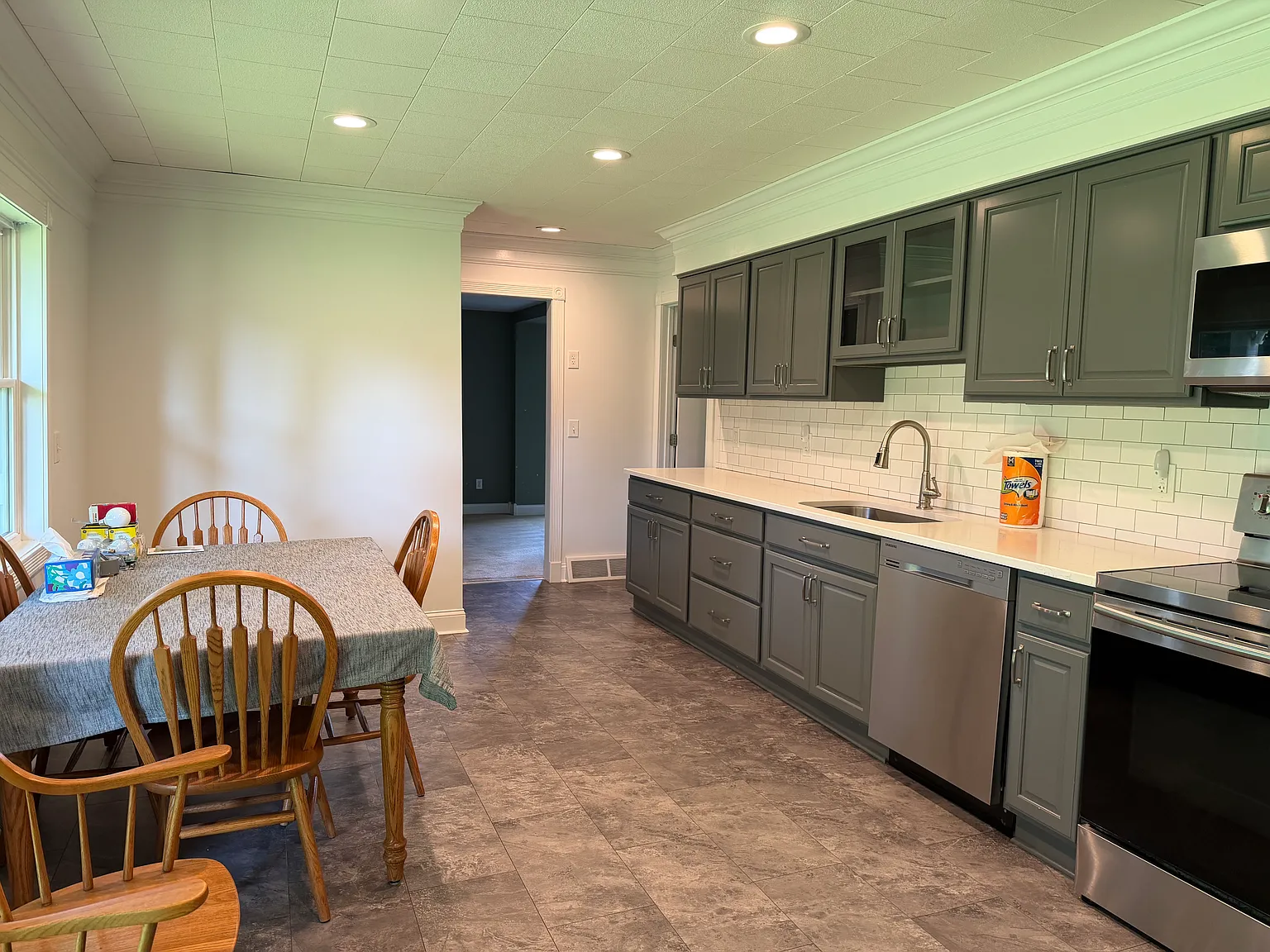 Bloomingrove Dr, Rensselaer — Photo 1