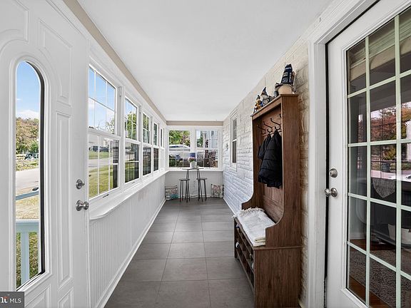 2nd image of 405 Blakeley Rd