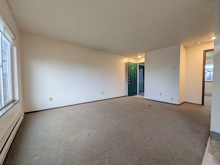 Chelsea Manor Apartments — Photo 12