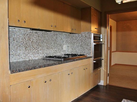 5th image of 769 Wisteria Dr