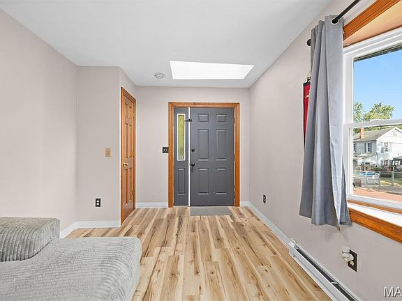 4th image of 1208 Armstrong St