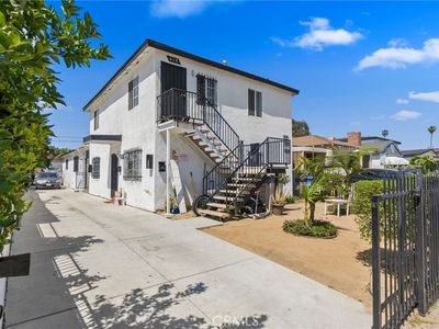 413 E 81st St, Los Angeles, CA, 90003