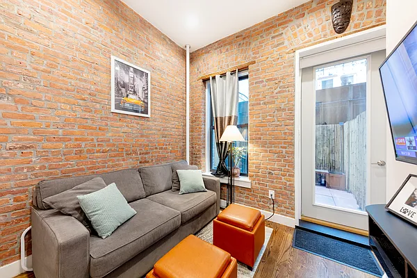 Rented by Douglas Elliman | media 22