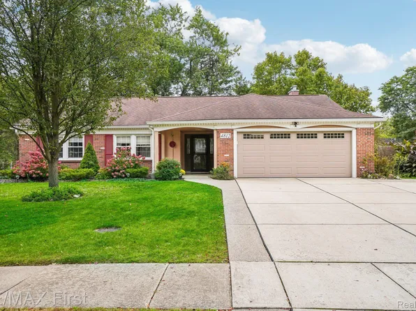 4812 Foxcroft Dr, Troy, MI 48085