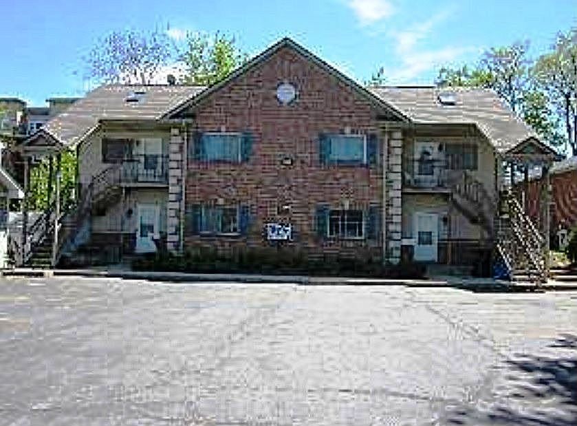 Apt 2E 