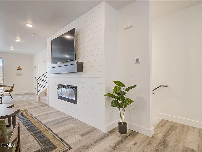 1383 Gambel Oak Way — Photo 14