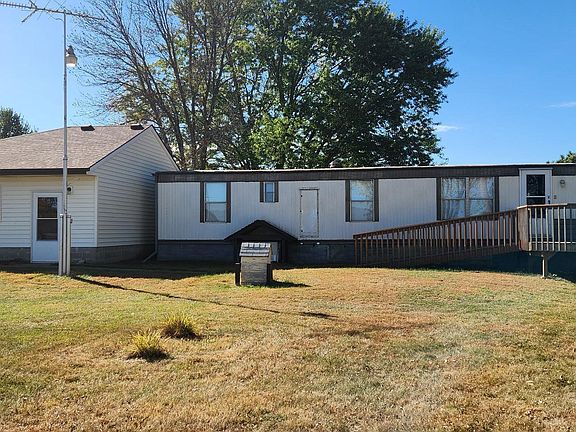 3rd image of 10180 W Lake Rd