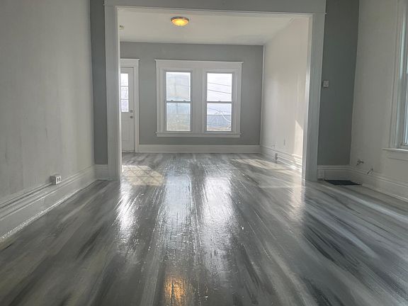 5th image of 699 Northumberland Ave