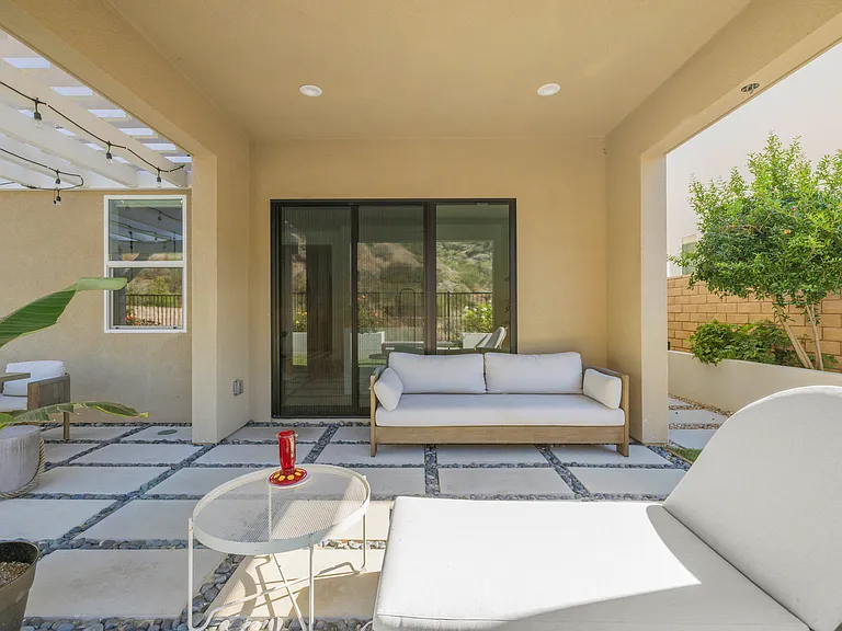 19212 Blackthorn Dr — Photo 52