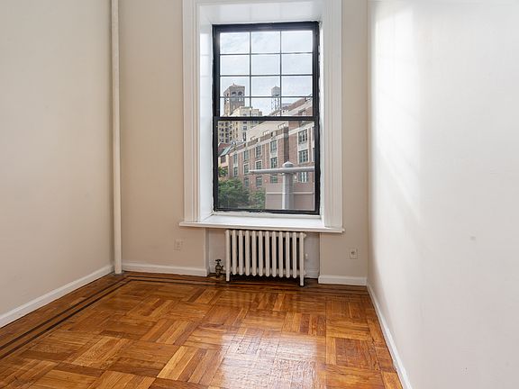 5th image of 135 Waverly Pl #2B