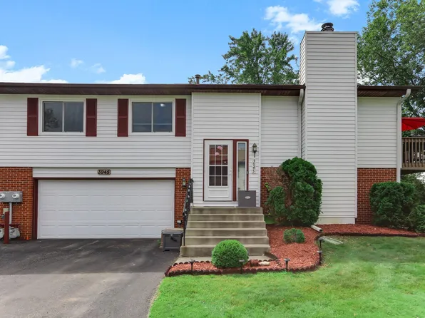 3945 Gershwin Ave N, Oakdale, MN 55128