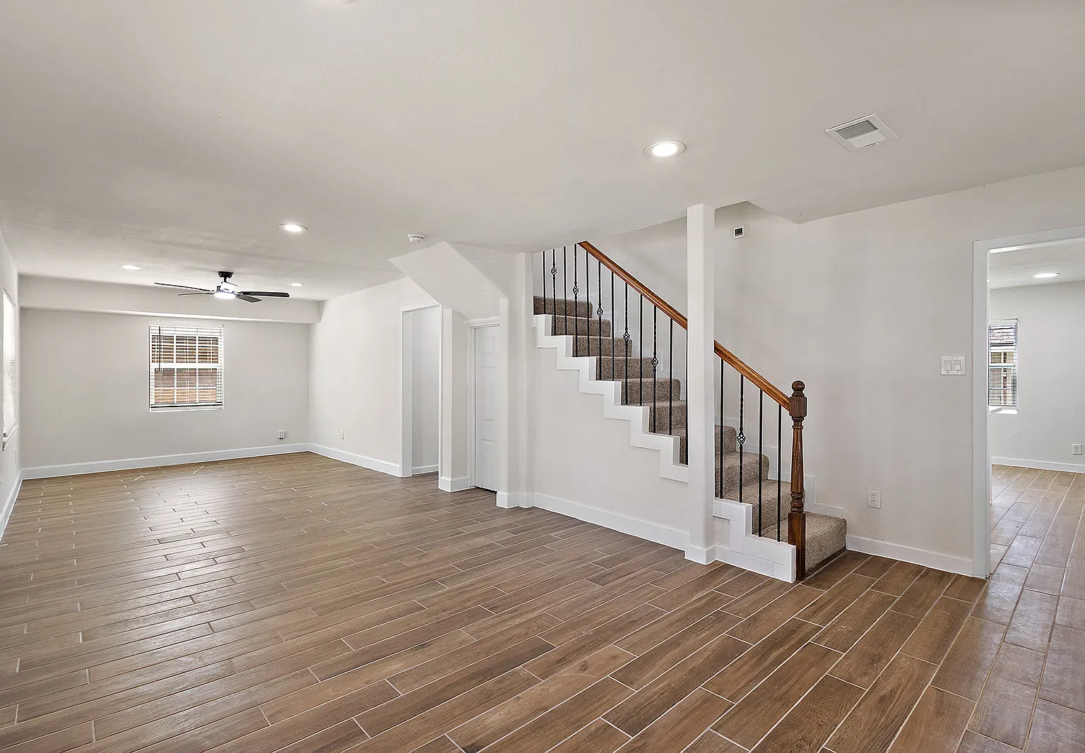 4 bed, 1860 sqft, $2,000 — Photo 2