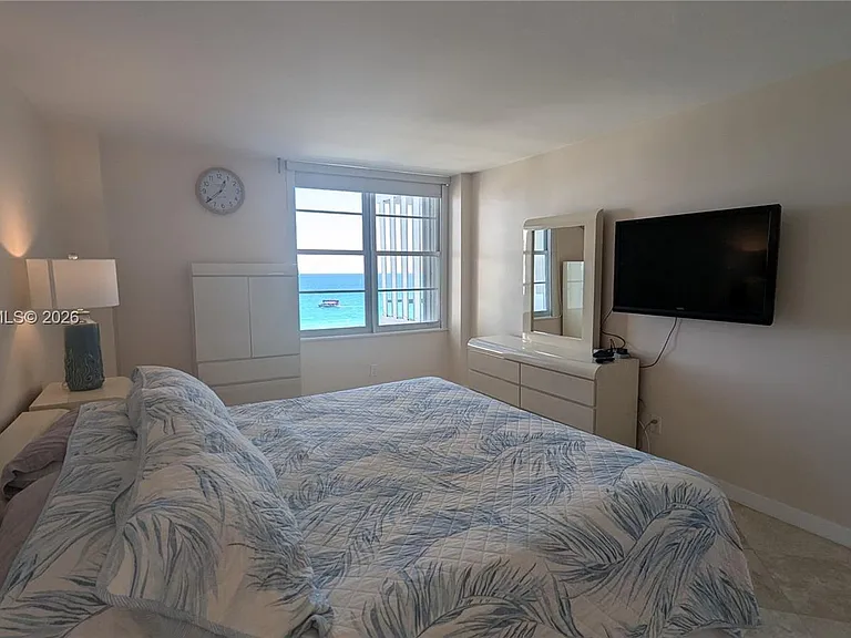 5161 Collins Ave #1217 — Photo 17