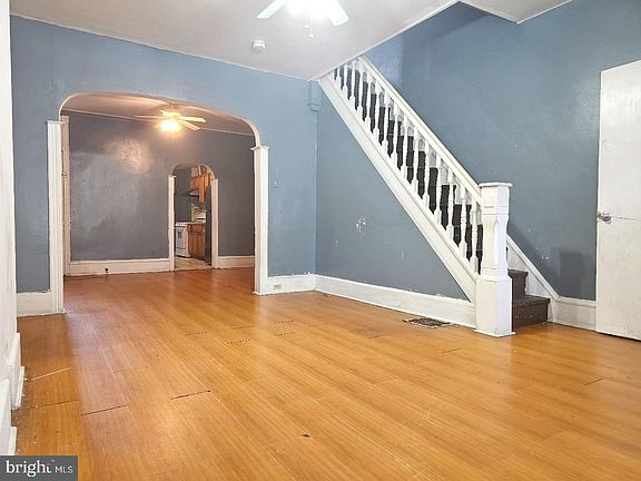 2nd image of 2423 Oakford St