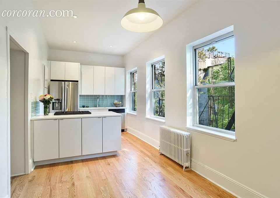 1st image of 194 President St APT 2