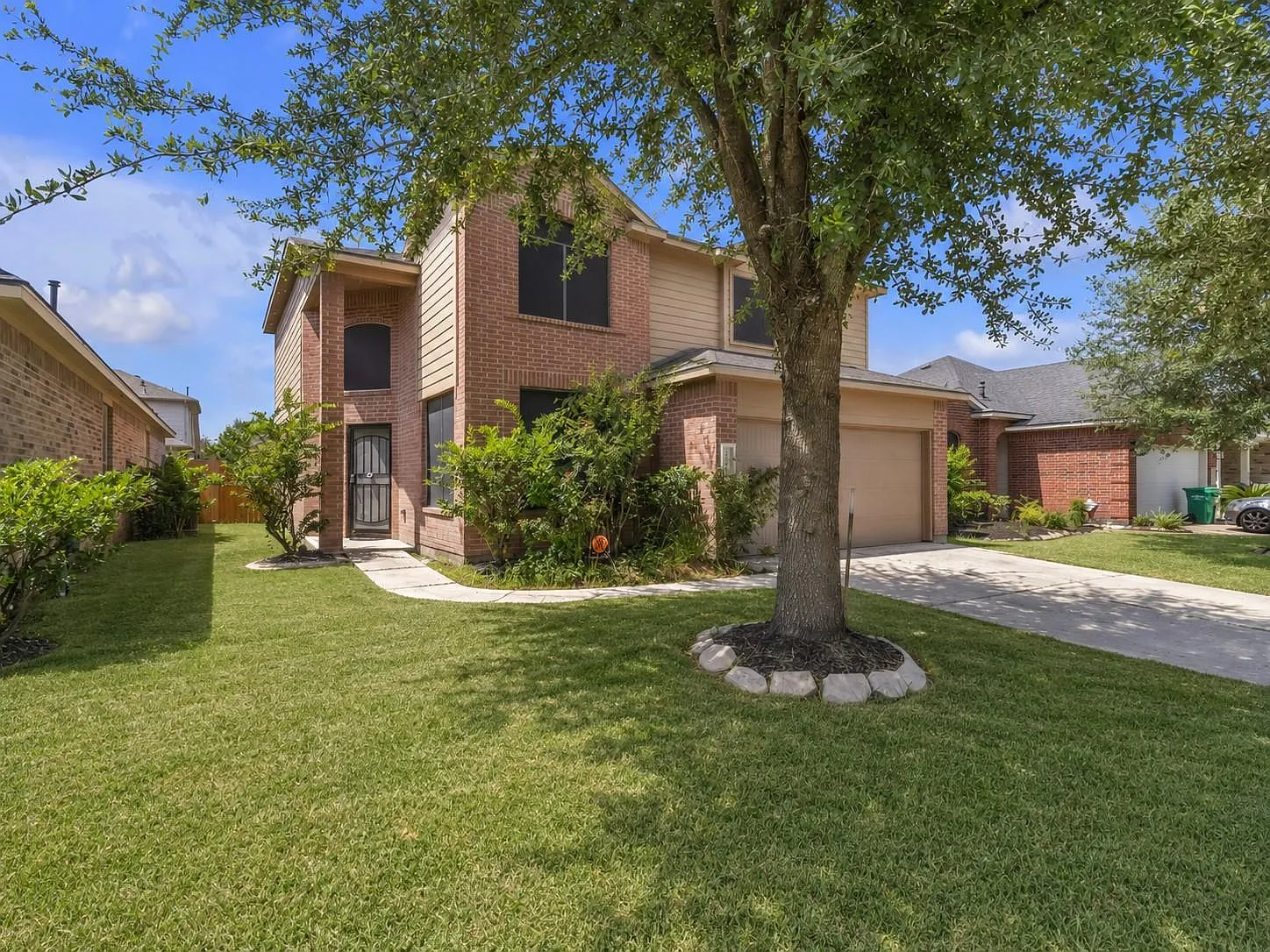 3 bed, 2.5 bath, 2253 sqft, $2,200 — Photo 3