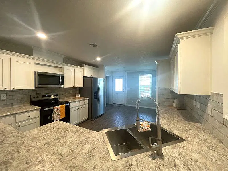 3 bed, 2.0 bath, 1286 sqft, $1,500 — Photo 3