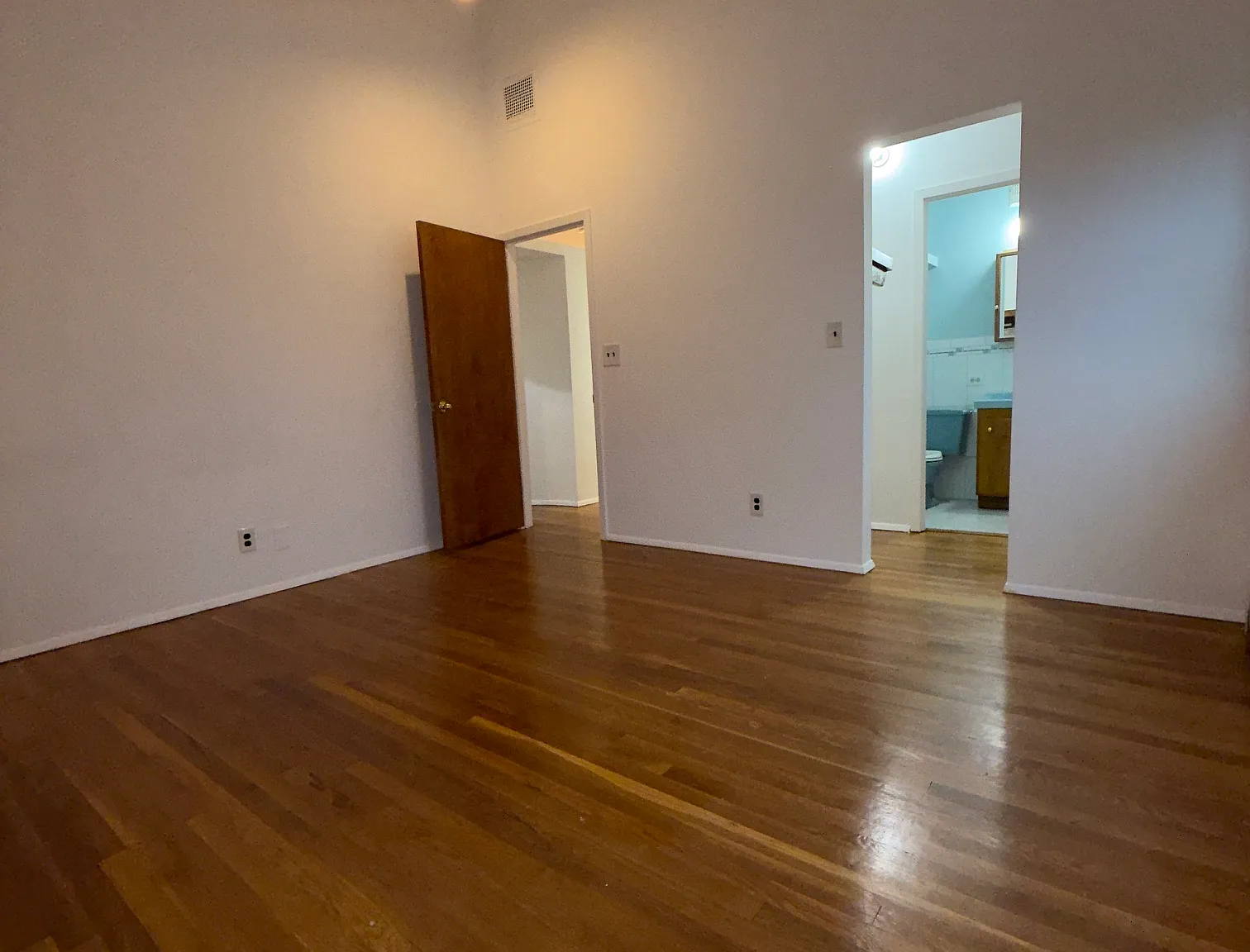 2 bed, 1250 sqft, $4,000 — Photo 3