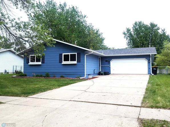 238 10 1/2 Ave E, West Fargo, ND 58078