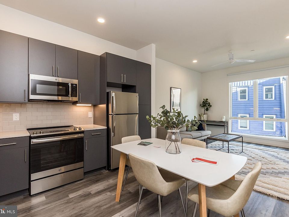 1st image of 2559 Amber St #402