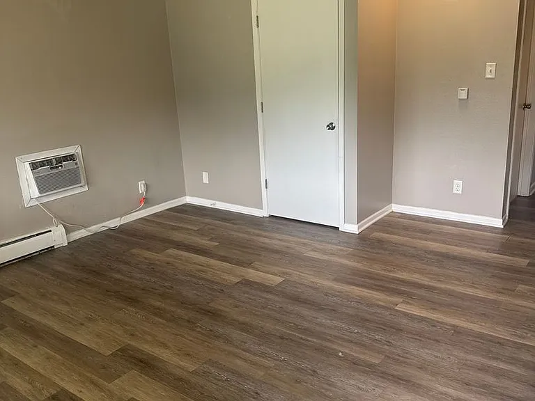 Heritage Apartments — Photo 12
