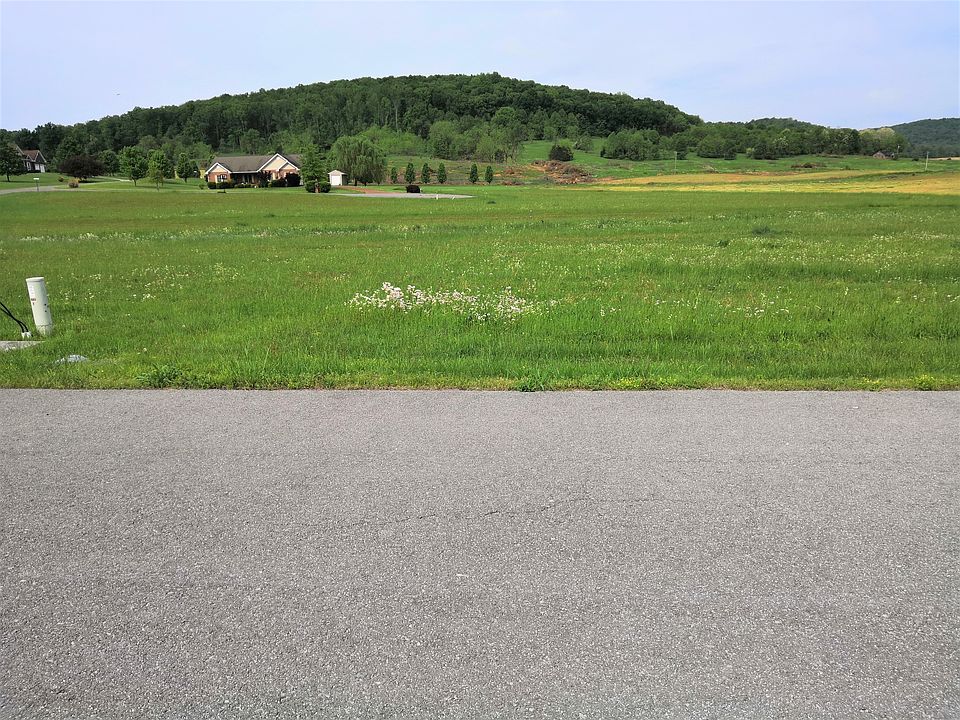 2nd image of 17 Gabriels Ct