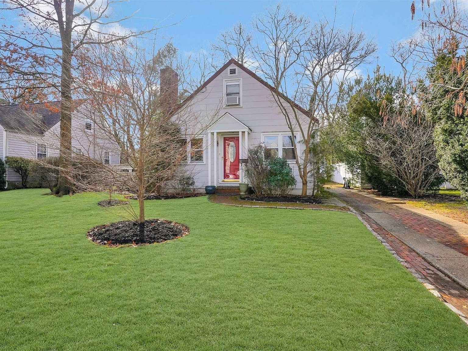 21 1st Street, Syosset, NY 11791 Zillow