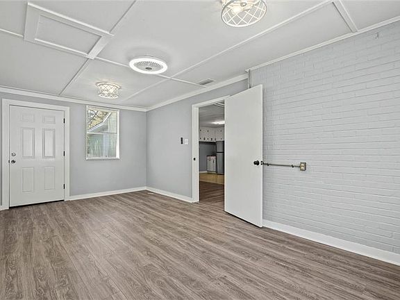 5th image of 4115 Springdale Rd