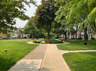 4425 Concord Ln, Skokie, IL 60076