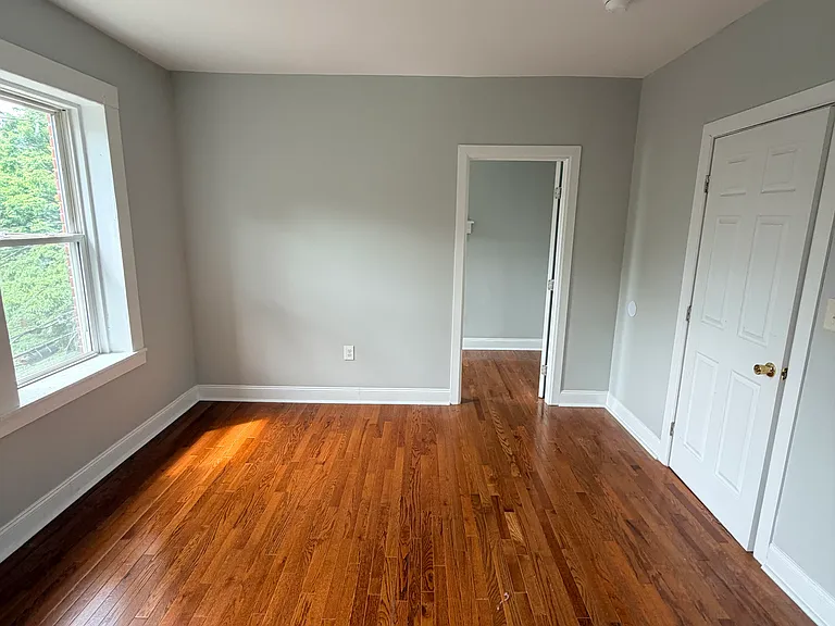 37 William St #3 — Photo 6