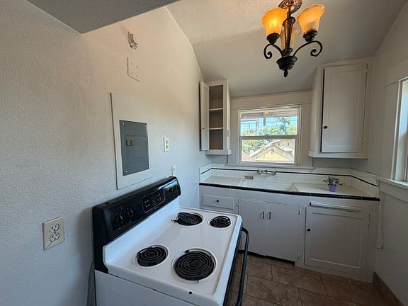 4th image of 117 Lee St #D-1
