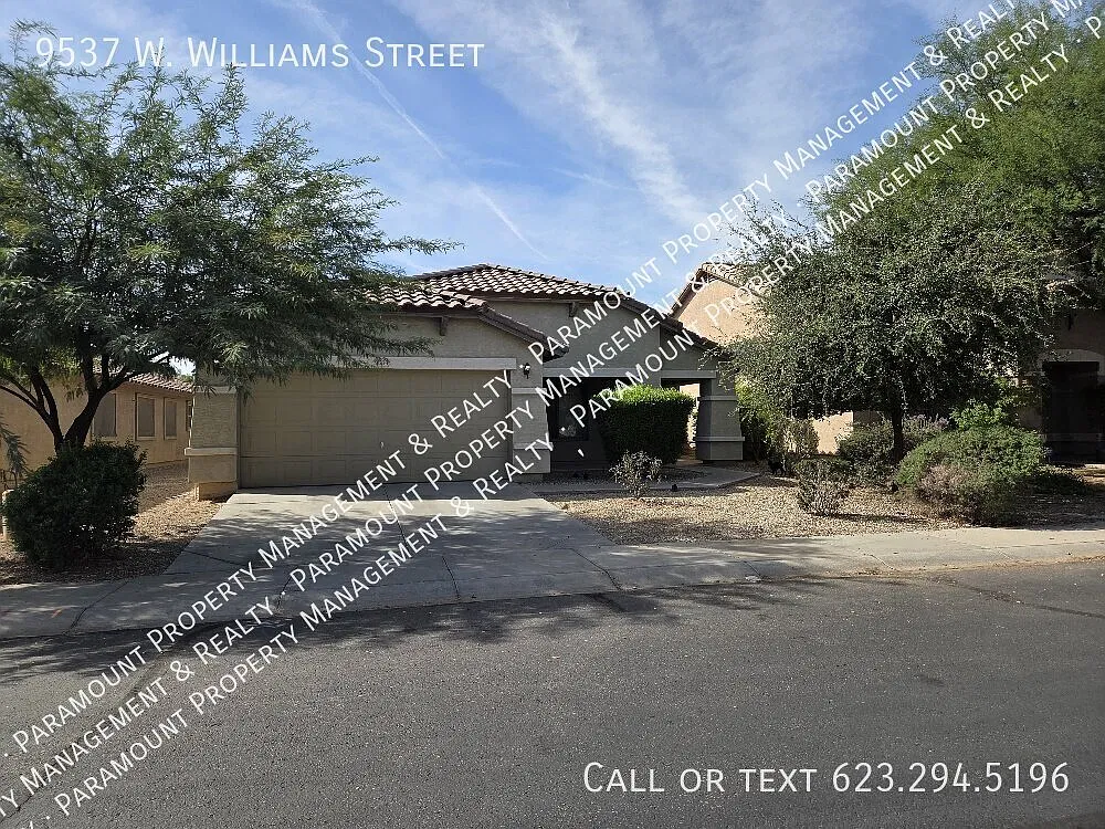 3 Bed/2 Bath ready for immediate move in! — Photo 1