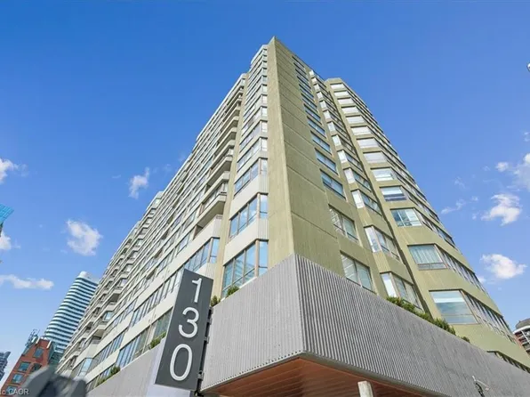 130 Carlton St #602, Toronto, ON M5A 4K3