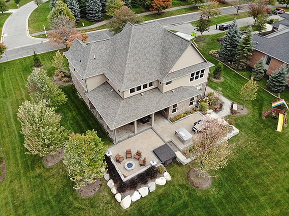 4th image of 23785 Country Club Dr