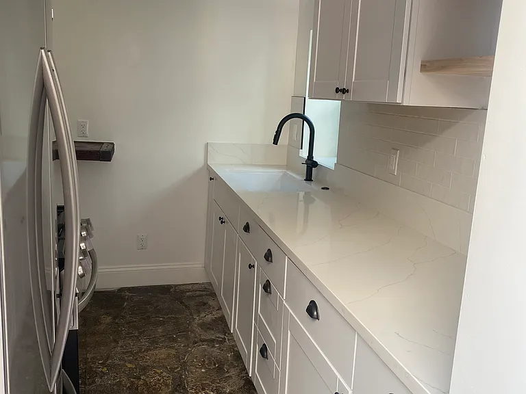 2410 Palm Dr #C — Photo 11
