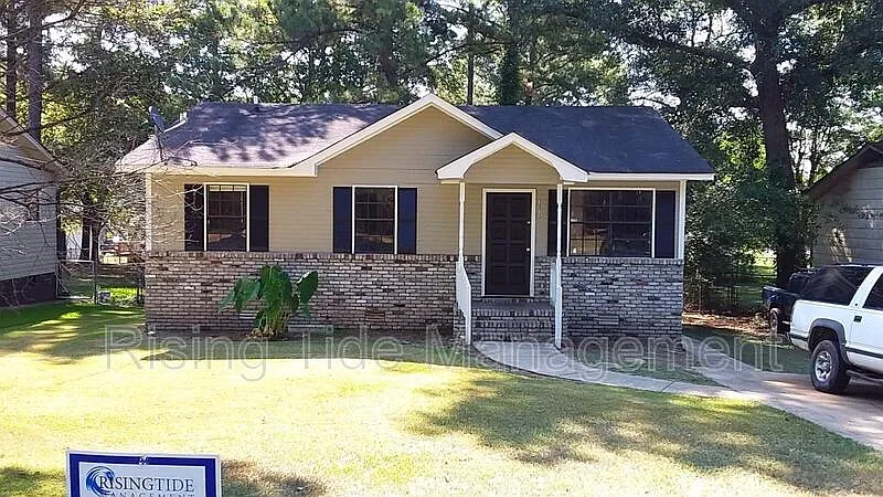 3 bed, 2.0 bath, 1156 sqft, $1,275 — Photo 1