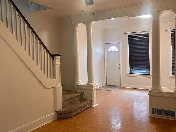 3rd image of 1308 W Lippincott St