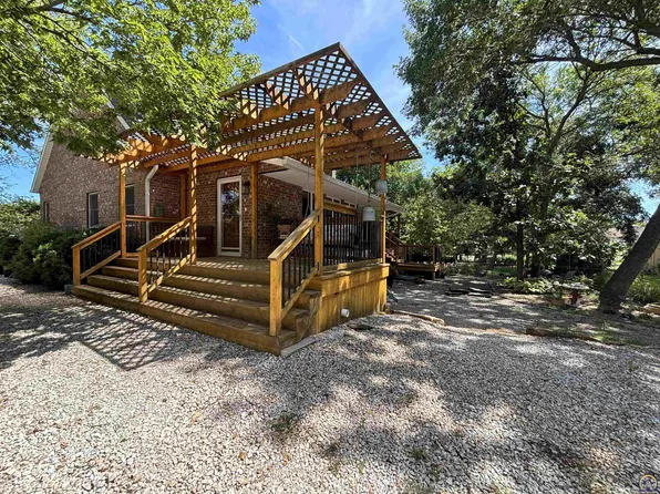 1015 Juniatta St, Burlington, KS 66839