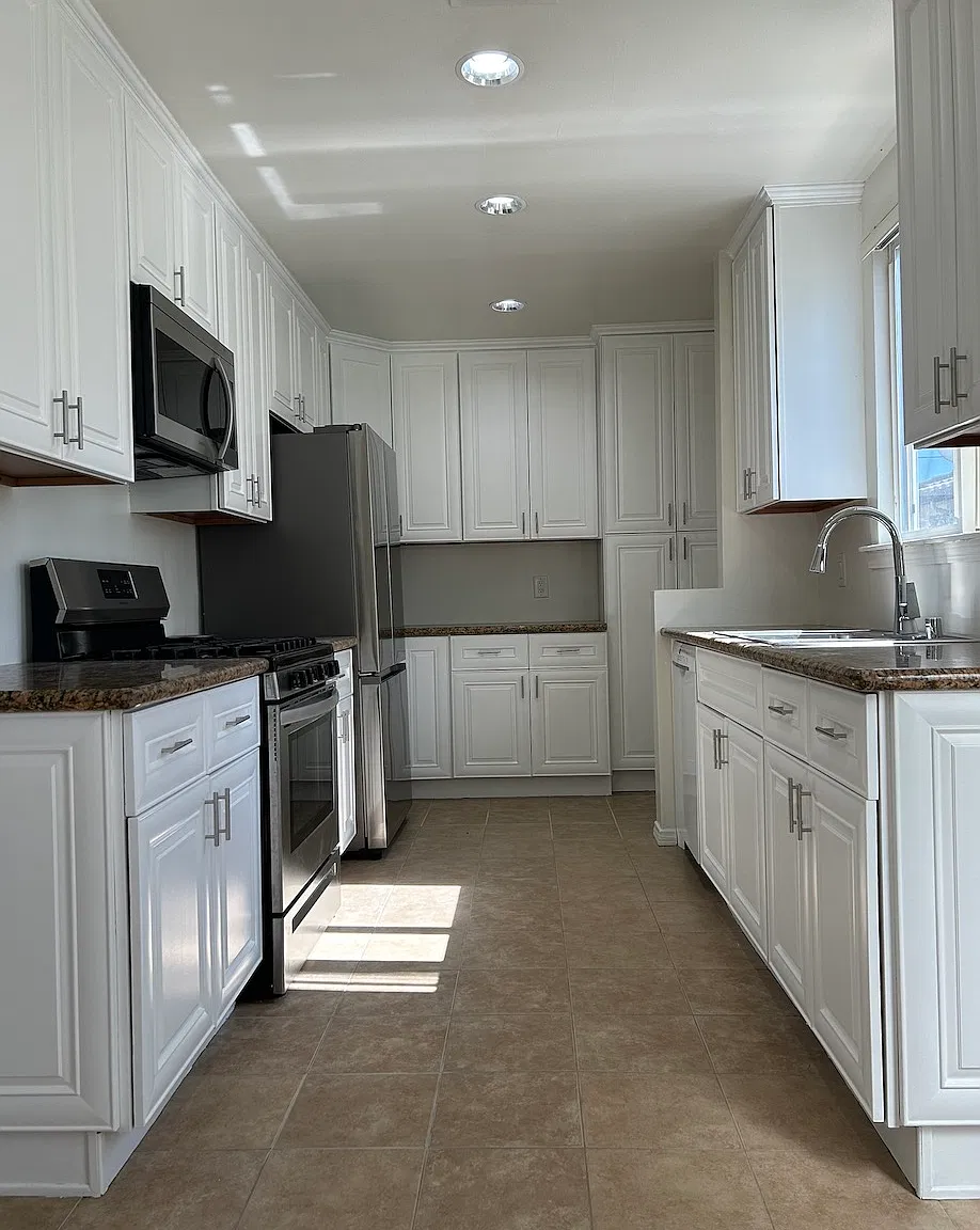5008 Newcastle Avenue — Photo 4