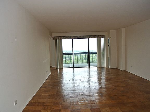 2nd image of 26910 Grand Central Pkwy APT 19H