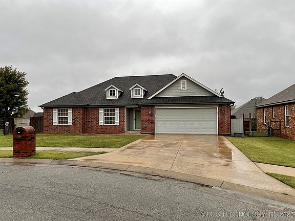 2nd image of 2100 S Haynie Ct
