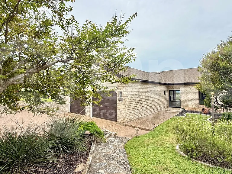 112 Paragon Ct — Photo 1