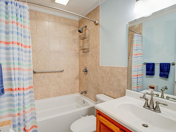 4th image of 134 Newcastle Cir