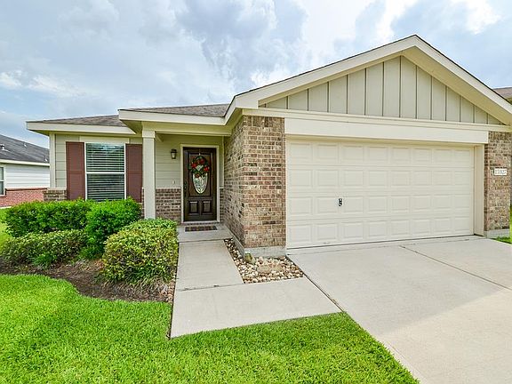 2nd image of 15927 Arapaho Bend Ln