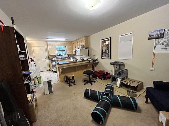 3rd image of 204 Calhoun St #12