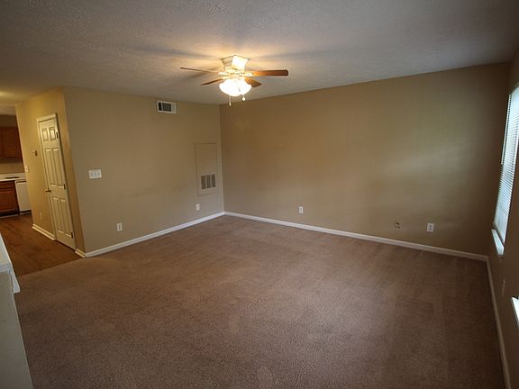 2nd image of 625 E Hill St #2