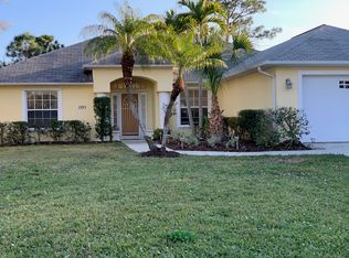 1055 18th Pl SW, Vero Beach, FL 32962
